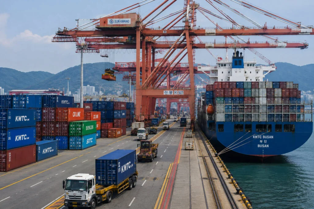 Export financing at a Korean commercial port