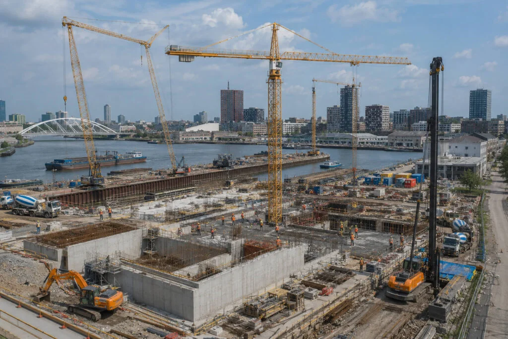 Projectfinanciering wanneer de beschikbare middelen niet voldoende zijn voor de uitvoering 1 Groot bouwproject met kranen en bouwmaterieel